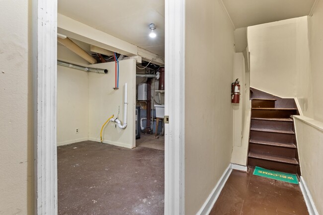 90 W 43rd St in Bayonne, NJ - Building Photo - Building Photo