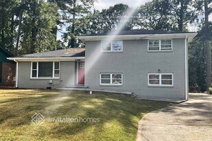 3478 Lenardo Dr SW in Atlanta, GA - Building Photo