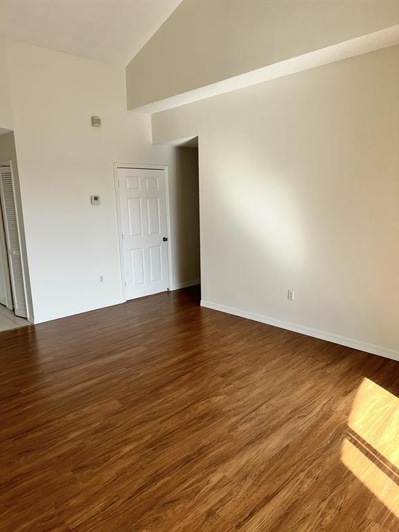 7085 Nova Dr, Unit 320
