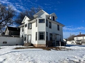 233 S Duluth Ave in Sioux Falls, SD - Building Photo - Building Photo