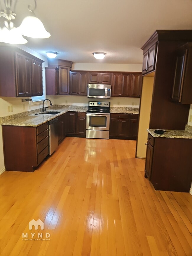 2983 W Augusta Hills St in Springfield, MO - Building Photo - Building Photo