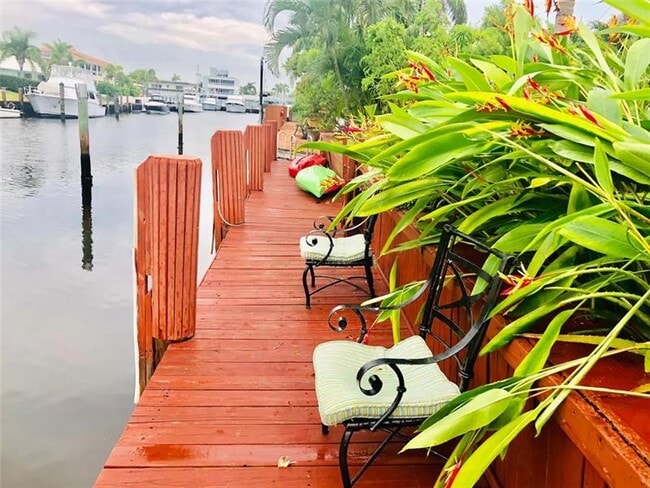 230 Lake Ct in Lauderdale-by-the-Sea, FL - Building Photo - Building Photo