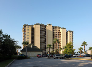 Snug Harbour Condos in Pensacola, FL - Foto de edificio - Building Photo