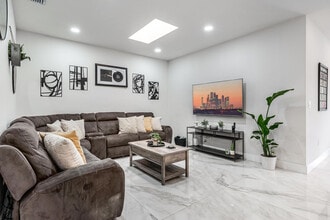 826 SW 14th Ct in Fort Lauderdale, FL - Building Photo - Building Photo