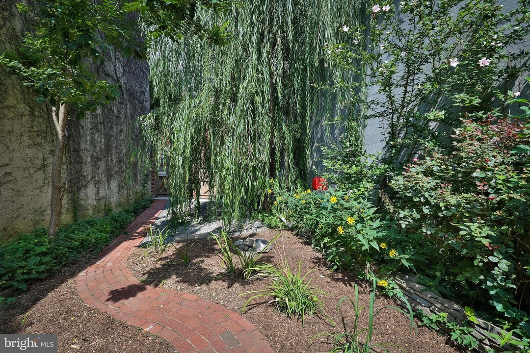 919 E Passyunk Ave-Unit -A in Philadelphia, PA - Building Photo
