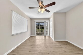 6913 Voltaire Dr in Orlando, FL - Building Photo - Building Photo