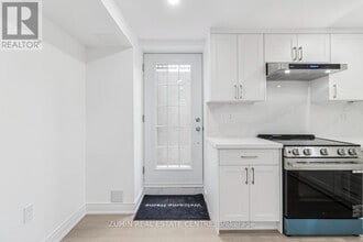 151 Coldwell Bay Cir in Vaughan, ON - Building Photo - Building Photo