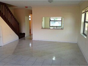 10527 NW 8th St, Unit 8108 in Pembroke Pines, FL - Building Photo - Building Photo