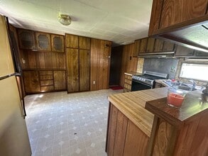 578 Walnut St in Clintwood, VA - Building Photo - Building Photo