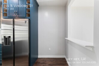 744 N Vendome St in Los Angeles, CA - Building Photo - Building Photo