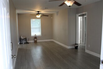 5305 Southlea St in Houston, TX - Building Photo - Building Photo