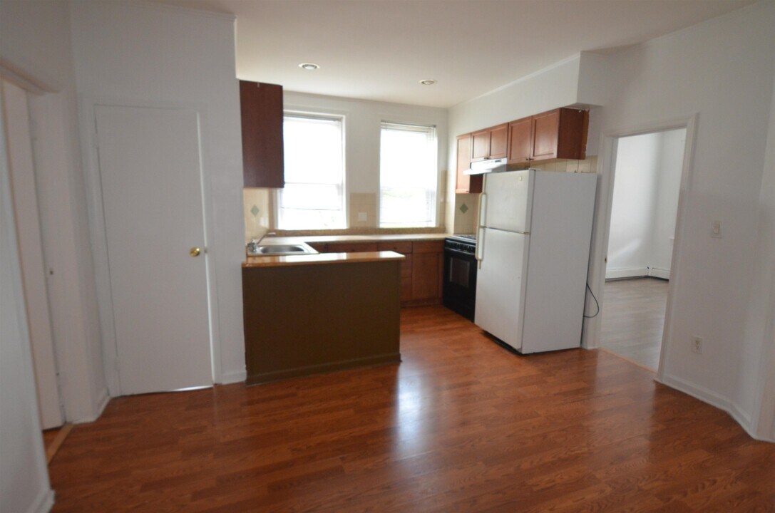 169-171-171 Avenue F in Bayonne, NJ - Building Photo
