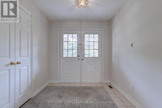 1572 Cartier Ct in Mississauga, ON - Building Photo - Building Photo