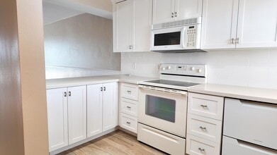 4640 Lucerne Lakes Blvd W in Greenacres, FL - Building Photo - Building Photo