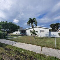 19930 SW 118th Pl in Miami, FL - Building Photo