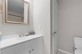 1004 E Powell Ave in Fort Worth, TX - Building Photo - Building Photo