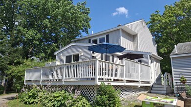 574 Main St in Damariscotta, ME - Building Photo - Building Photo