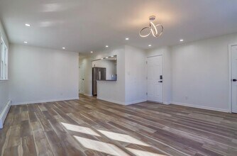 157 Neptune Ave in Jersey City, NJ - Building Photo - Building Photo