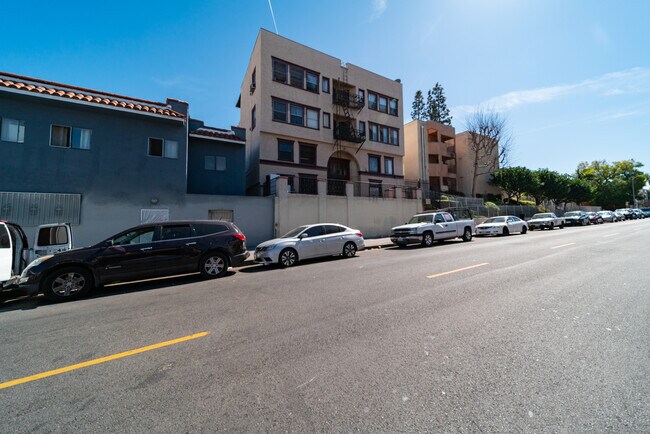 722 S Bonnie Brae St in Los Angeles, CA - Building Photo - Primary Photo