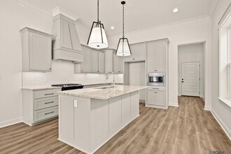 13932 Mullins Dr in Baton Rouge, LA - Building Photo - Building Photo