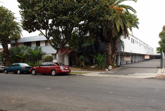 115 N Oak St in Inglewood, CA - Building Photo - Building Photo