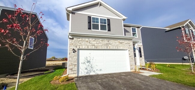 108 Cressmoor Blvd in Hobart, IN - Building Photo - Building Photo