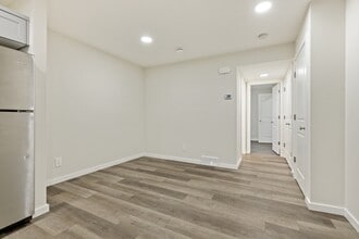 23 Heirloom Blvd SE in Calgary, AB - Building Photo - Building Photo