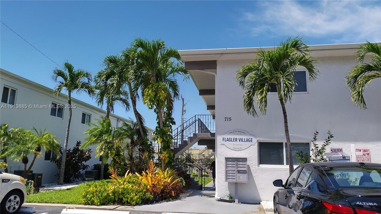 715 NE 2nd Ave in Fort Lauderdale, FL - Building Photo