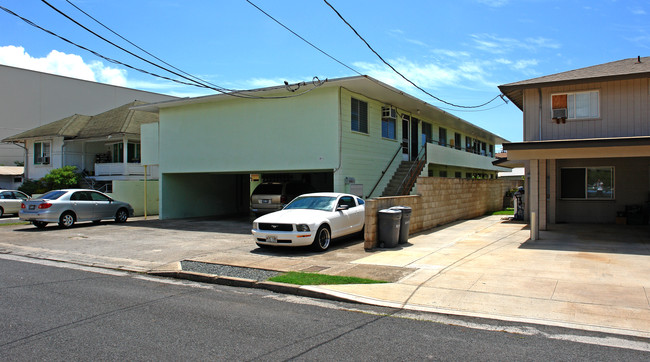 811 Ekela Ave in Honolulu, HI - Building Photo - Building Photo