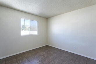 536 N 5th St in Banning, CA - Building Photo - Building Photo