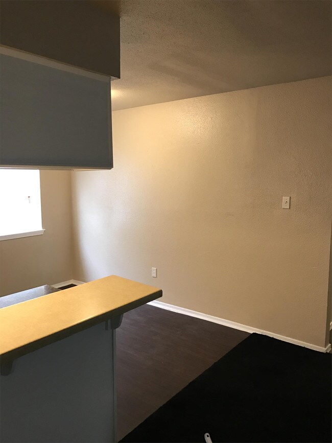 1842 Thompson St-Unit -1 in La Marque, TX - Building Photo - Building Photo