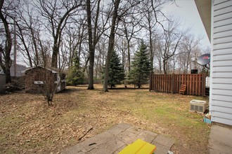 1426-28 Beech Tree Dr. Duplex in Green Bay, WI - Building Photo - Other