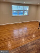 2305 Benson St in Philadelphia, PA - Building Photo