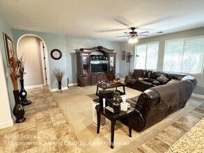 3701 East Harter Court in Visalia, CA - Building Photo - Building Photo