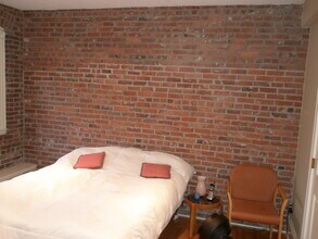 1 Clinton Path, Unit 1 in Brookline, MA - Building Photo - Building Photo