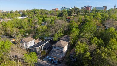 18 E 4th St in Fayetteville, AR - Building Photo - Building Photo