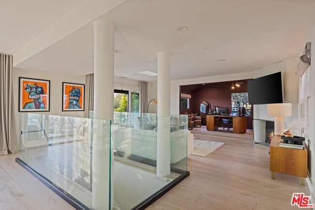 8430 Franklin Ave in Los Angeles, CA - Building Photo - Building Photo