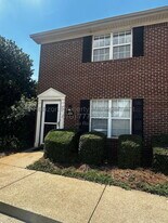 2834 Florence Dr in Gainesville, GA - Building Photo