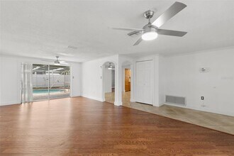 7114 Parrot Dr in Port Richey, FL - Building Photo - Building Photo