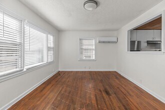 801 E Mobile St in Florence, AL - Building Photo - Building Photo