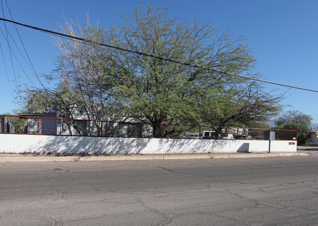 231-247 E Delano St in Tucson, AZ - Building Photo - Building Photo