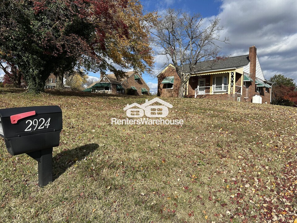 2924 Cub Hill Rd in Parkville, MD - Building Photo