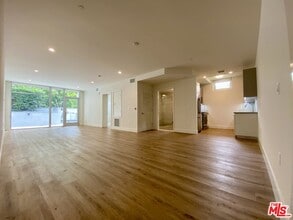 9265 Burton Way in Beverly Hills, CA - Building Photo - Building Photo