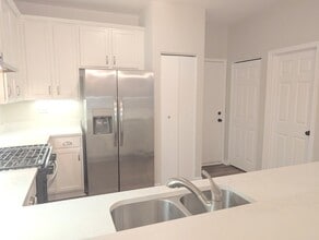 261 Springbrook Trail S, Unit 1 bedroom 0113 in Oswego, IL - Building Photo - Building Photo
