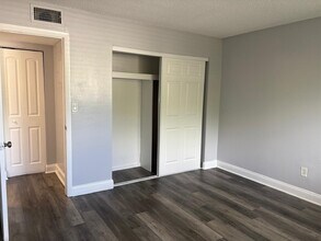 5971 NW 17th Pl in Sunrise, FL - Building Photo - Building Photo