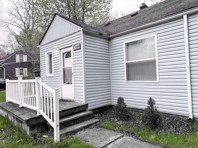 19549 Melrose Ave in Southfield, MI - Building Photo - Building Photo