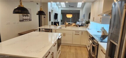 662 Kings Way in Naples, FL - Building Photo - Building Photo
