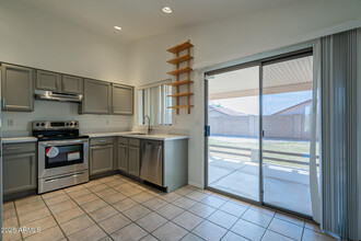 15033 W Ventura St in Surprise, AZ - Foto de edificio - Building Photo