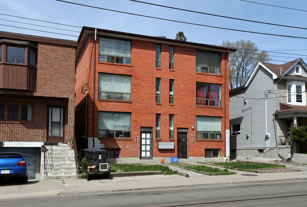 198-200 Coxwell Ave in Toronto, ON - Building Photo