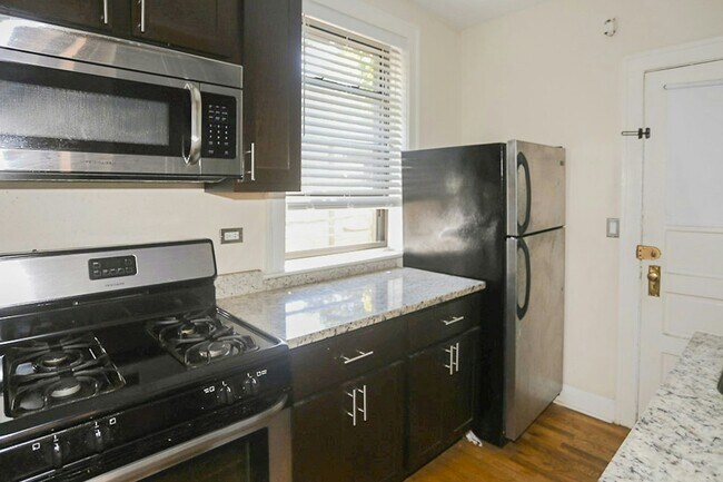 4717 N Leavitt St in Chicago, IL - Building Photo - Building Photo